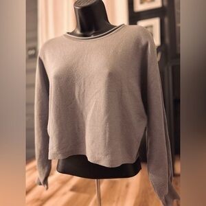 Zesica, gray cropped crew neck sweater, size Small